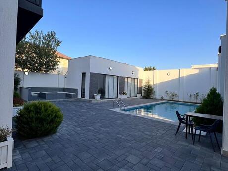 5 otaqlı həyət evi/bağ evi - Mərdəkan q. - 400 m²