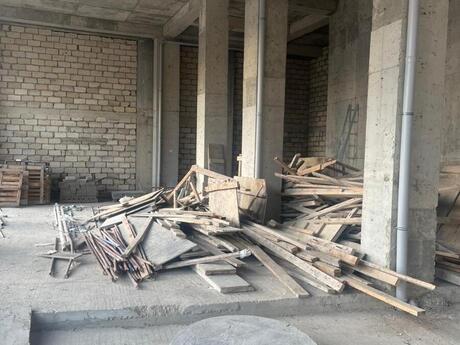 Obyekt - Ağ şəhər q. - 339 m²