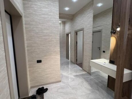 3 otaqlı yeni tikili - 28 May m. - 100 m²