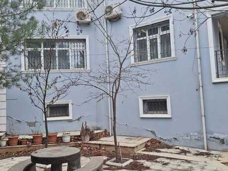 8 otaqlı həyət evi/bağ evi - Görədil q. - 550 m²