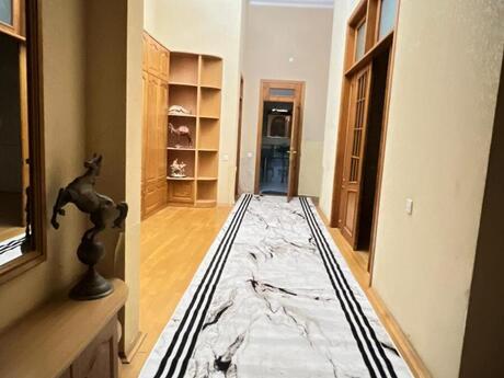8 otaqlı həyət evi/bağ evi - Badamdar q. - 700 m²