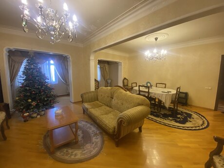 5 otaqlı köhnə tikili - Azadlıq Prospekti m. - 110 m²