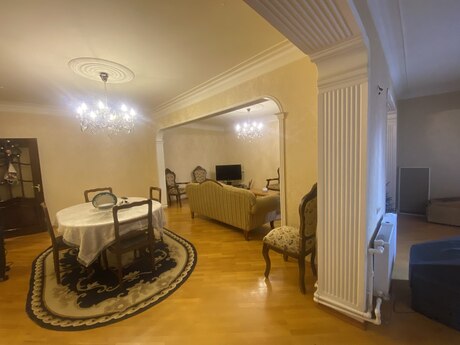 5 otaqlı köhnə tikili - Azadlıq Prospekti m. - 110 m²