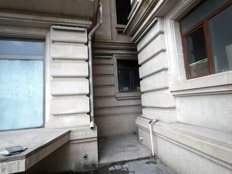 5 otaqlı yeni tikili - Bayıl q. - 260 m²