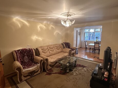 6 otaqlı köhnə tikili - İnşaatçılar m. - 150 m²