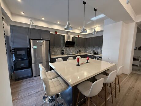 4 otaqlı yeni tikili - Ağ şəhər q. - 205 m²