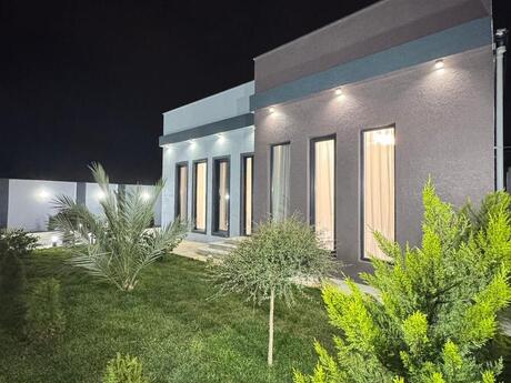 4 otaqlı həyət evi/bağ evi - Şüvəlan q. - 170 m²