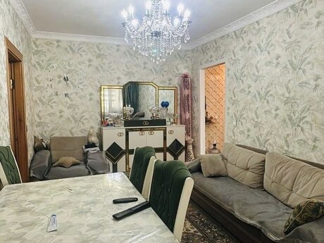 3 otaqlı köhnə tikili - Elmlər Akademiyası m. - 55 m²