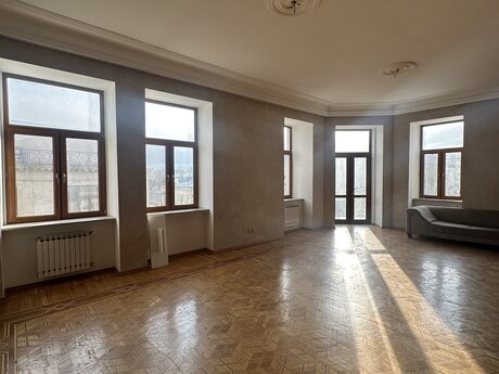 6-room apartment, 320 m², Sahil: 850 000 ₼ 5
