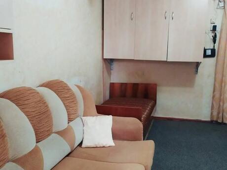 1 otaqlı köhnə tikili - Elmlər Akademiyası m. - 25 m²