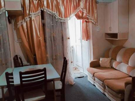 1 otaqlı köhnə tikili - Elmlər Akademiyası m. - 25 m²