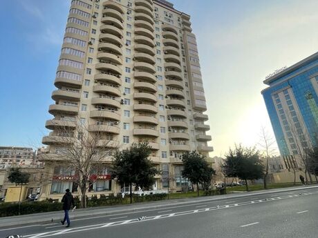 Elan №5761323 - Bakı, Nizami m., 4 otaqlı, 200 m², 10/18 mərtəbə