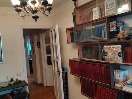 3 otaqlı köhnə tikili - Elmlər Akademiyası m. - 70 m²