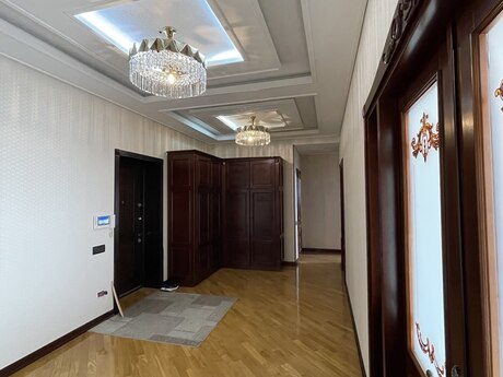 3 otaqlı yeni tikili - 8 Noyabr m. - 165 m²