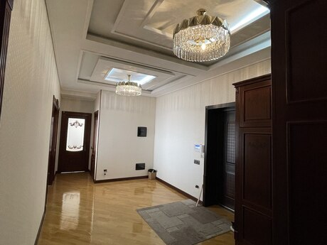 3 otaqlı yeni tikili - 8 Noyabr m. - 165 m²