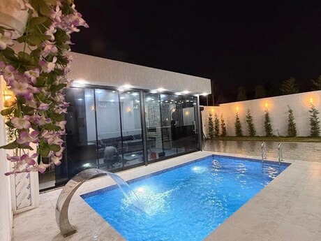 4 otaqlı həyət evi/bağ evi - Mərdəkan q. - 240 m²
