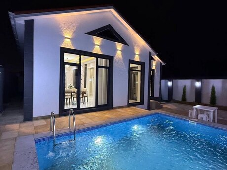 4 otaqlı həyət evi/bağ evi - Şüvəlan q. - 250 m²