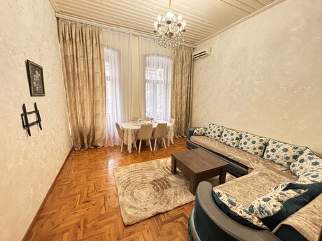 3 otaqlı köhnə tikili - İçəri Şəhər m. - 80 m²