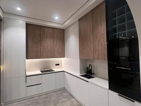 2-комн. новостройка - м. 28 мая - 80 м²