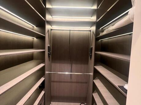 2-комн. новостройка - м. 28 мая - 80 м²