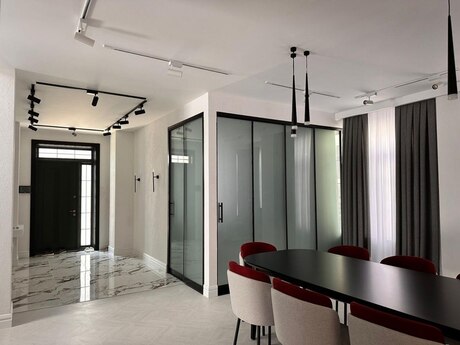 6 otaqlı həyət evi/bağ evi - Nardaran q. - 550 m²