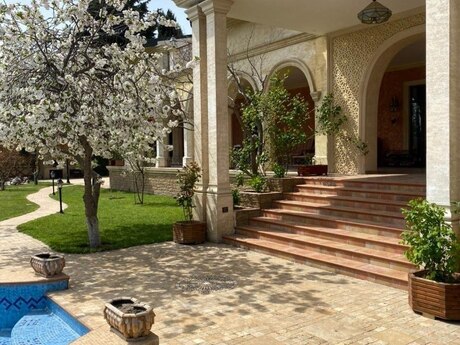 6 otaqlı həyət evi/bağ evi - Mərdəkan q. - 700 m²