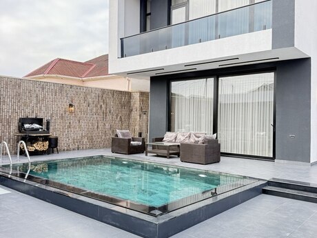 4 otaqlı həyət evi/bağ evi - Mərdəkan q. - 250 m²