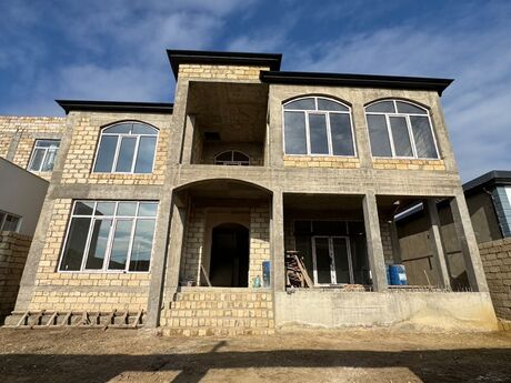 6 otaqlı həyət evi/bağ evi - Badamdar q. - 367 m²