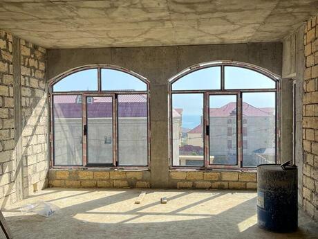 6 otaqlı həyət evi/bağ evi - Badamdar q. - 367 m²