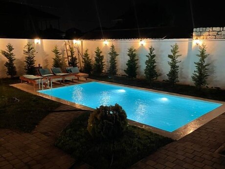 5 otaqlı həyət evi/bağ evi - Mərdəkan q. - 340 m²