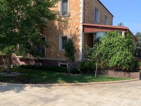 4 otaqlı həyət evi/bağ evi - Mərdəkan q. - 380 m²