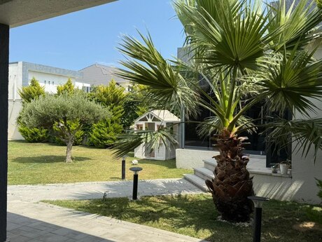 5 otaqlı həyət evi/bağ evi - Mərdəkan q. - 280 m²