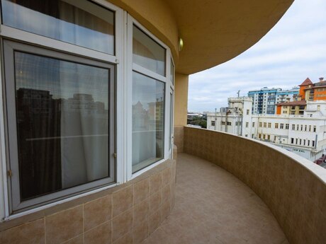 4-комнатная квартира, 220 м², Nərimanov: 580 000 ₼ 4