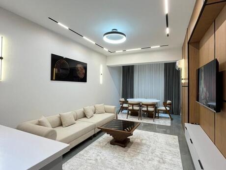 Elan №5837209 - Bakı, Şah İsmayıl Xətai m., 2 otaqlı, 67 m², 15/18 mərtəbə
