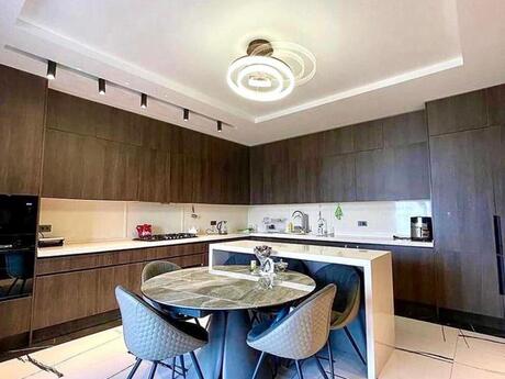 4-room apartment for rent, 220 m², Şokolad Tower: 4 000 ₼/mo 4