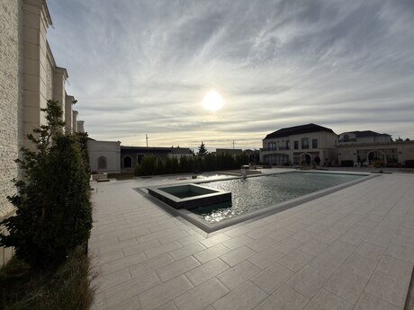 20 otaqlı həyət evi/bağ evi - Buzovna q. - 1500 m²