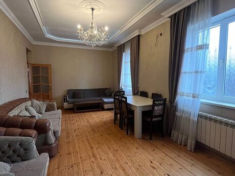 5 otaqlı həyət evi/bağ evi - Avtovağzal m. - 250 m²