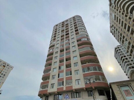 Elan №5837450 - Bakı, Elmlər Akademiyası m., 4 otaqlı, 214 m², 8/19 mərtəbə