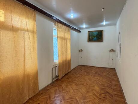 6 otaqlı həyət evi/bağ evi - Mərdəkan q. - 610 m²