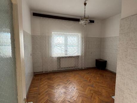 6 otaqlı həyət evi/bağ evi - Mərdəkan q. - 610 m²