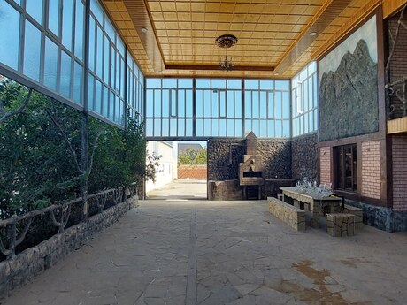 9 otaqlı həyət evi/bağ evi - Tovuz - 363.7 m²