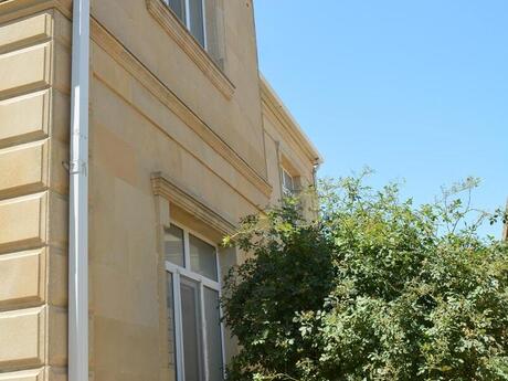8 otaqlı həyət evi/bağ evi - Badamdar q. - 290 m²