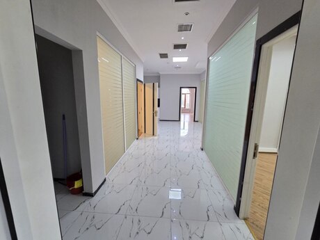 5 otaqlı ofis - 8 Noyabr m. - 202 m²