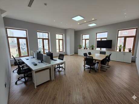 5 otaqlı ofis - 8 Noyabr m. - 202 m²