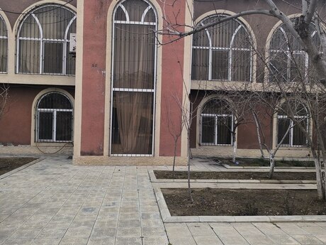 4 otaqlı həyət evi/bağ evi - Novxanı q. - 250 m²