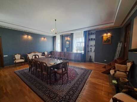 4 otaqlı köhnə tikili - Sahil m. - 160 m²