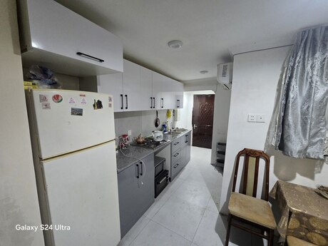 4 otaqlı həyət evi/bağ evi - İnşaatçılar m. - 66 m²