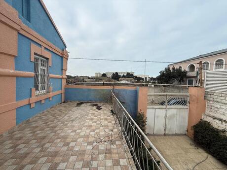 5 otaqlı həyət evi/bağ evi - Buzovna q. - 172 m²