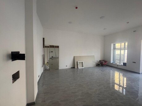 Obyekt - Neftçilər m. - 220 m²