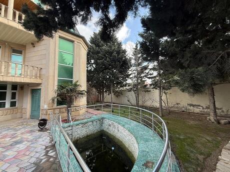 6 otaqlı həyət evi/bağ evi - Buzovna q. - 360 m²